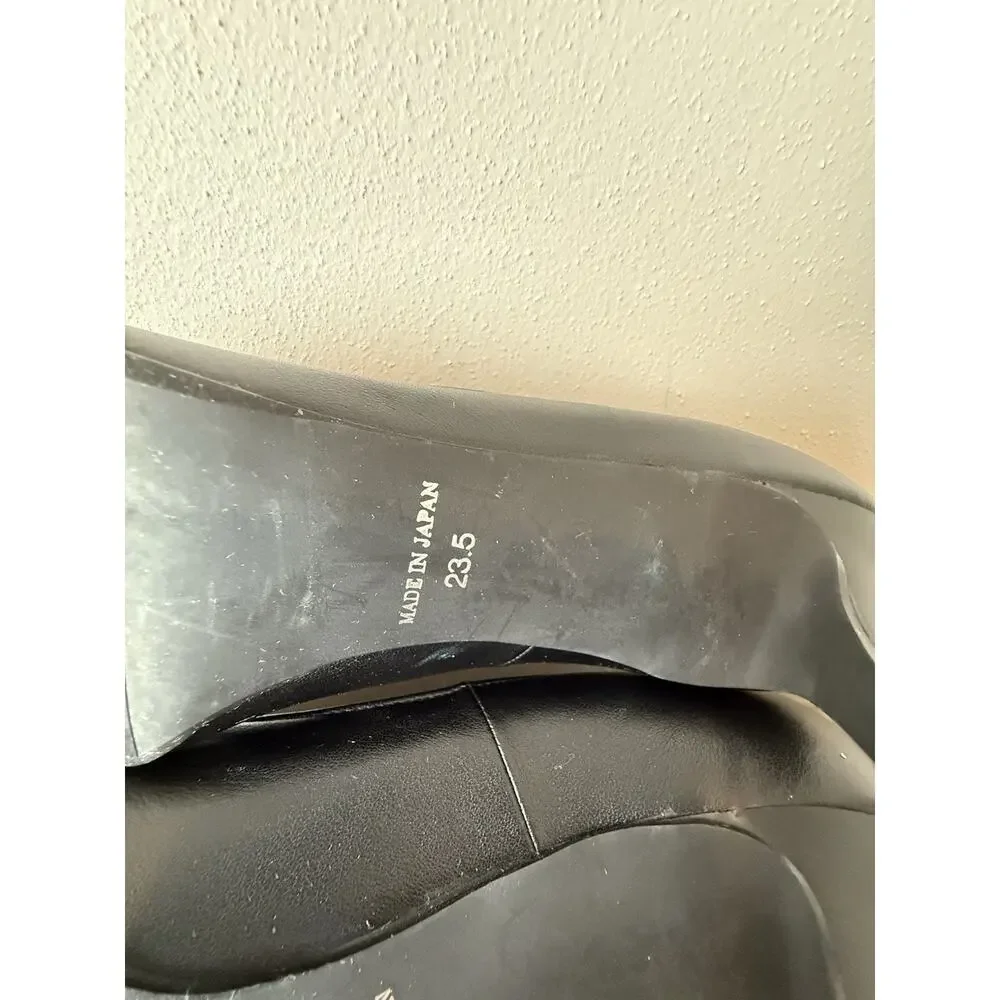Mamian black pumps